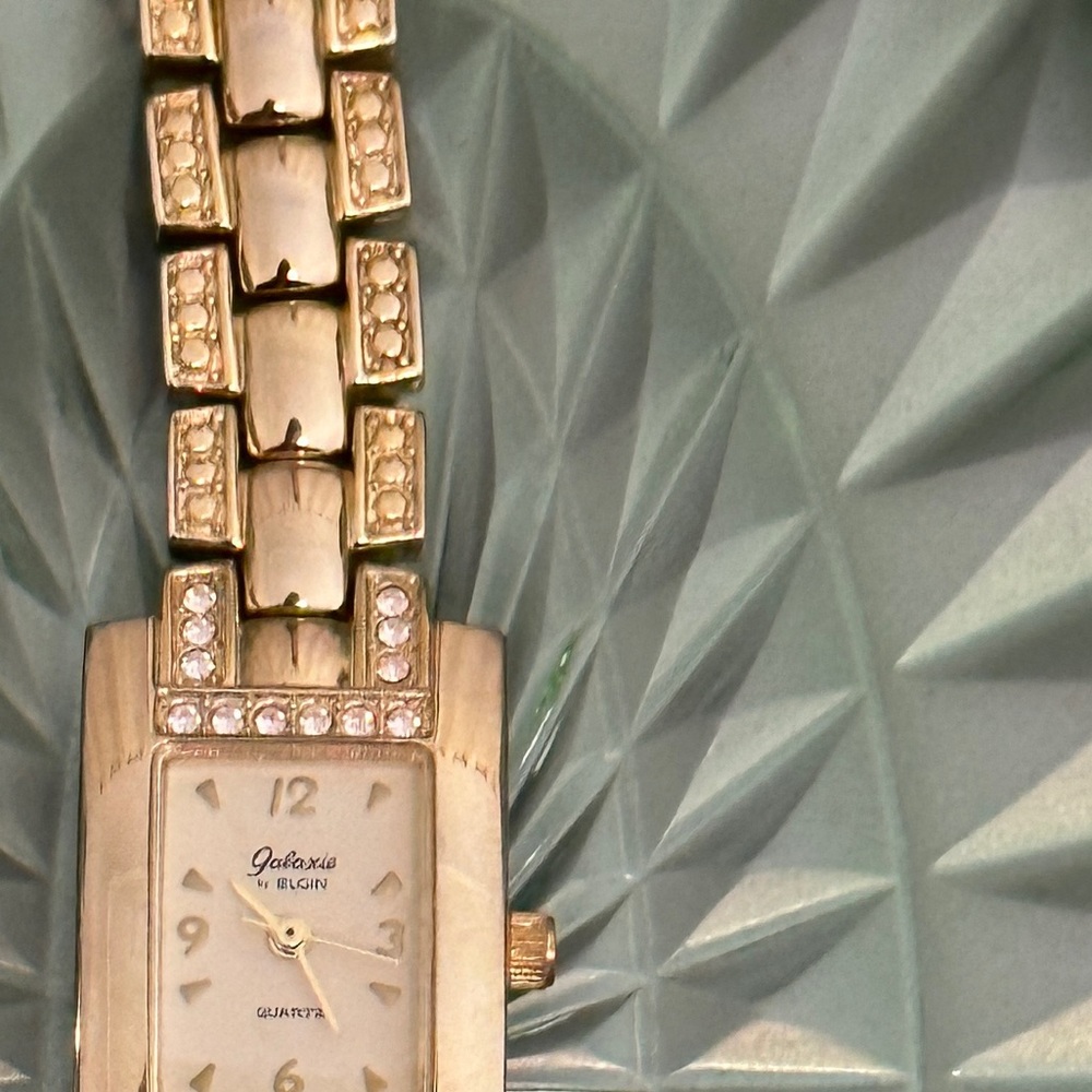 Vintage Galaxie by Elgin gold tone with rhinestones watch - Picture 3 of 8